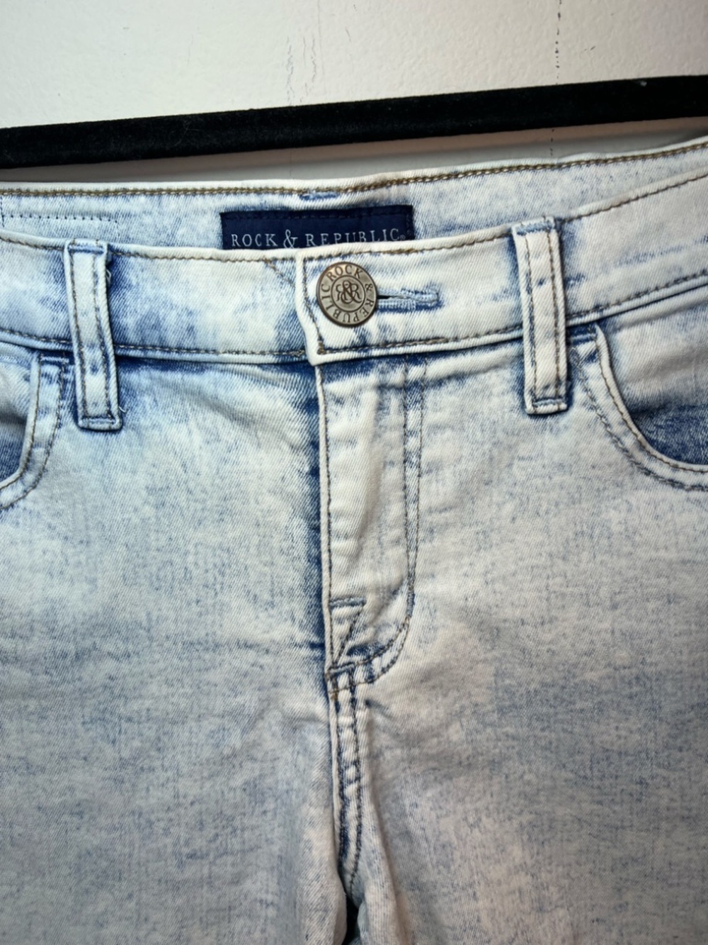 Rock & Republic Bumpershoot Jean Shorts Blue Acid Wash Denim Festival Y2K Size 8 - Picture 2 of 14